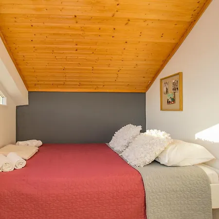 Appartement By The Sea Sukosan, Zadar - 10418